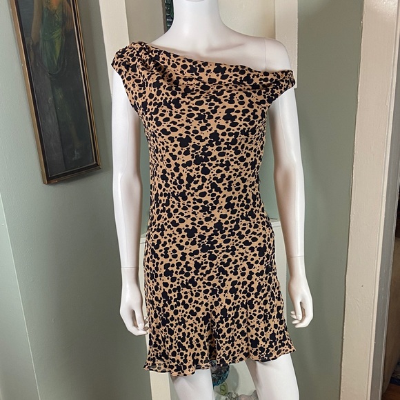 Reformation Kristine Off Shoulder Leopard Cheetah Print Mini Dress Size 2 - Picture 3 of 11